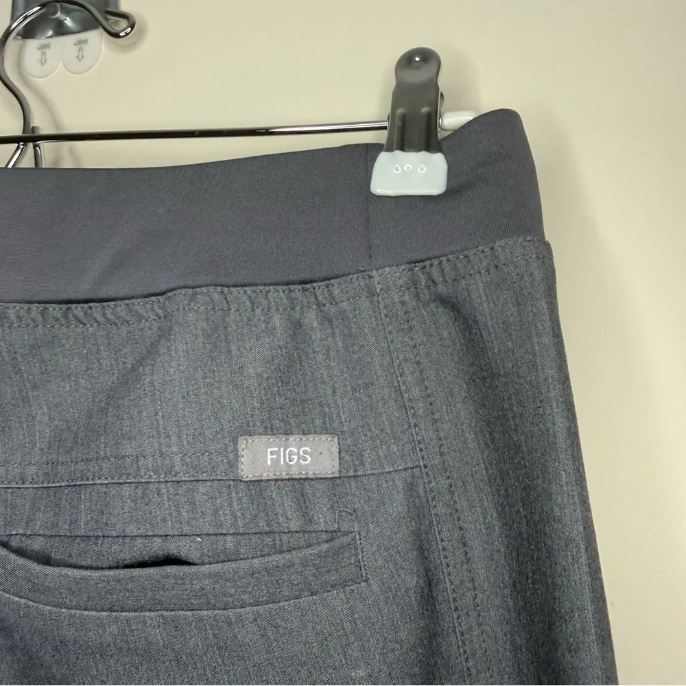 FIGS Axim Cargo Scrub Pants in Graphite Gray